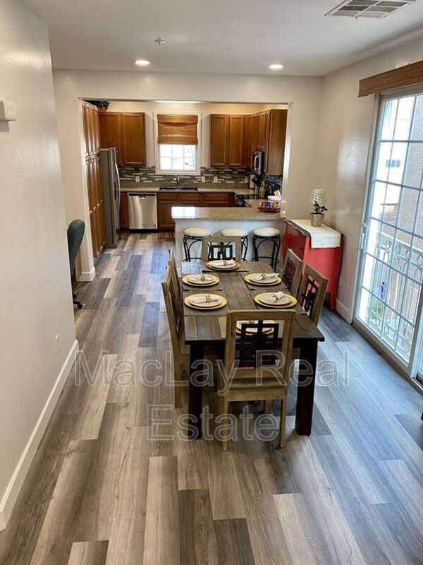 Building Photo - 2631 S Key Biscayne Dr