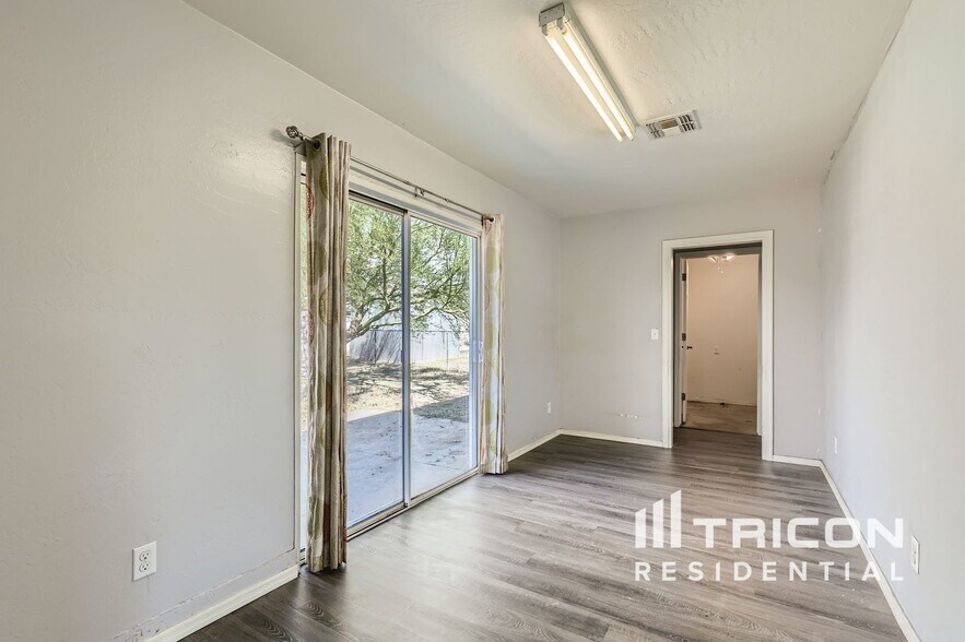 Building Photo - 3020 W Mariposa St