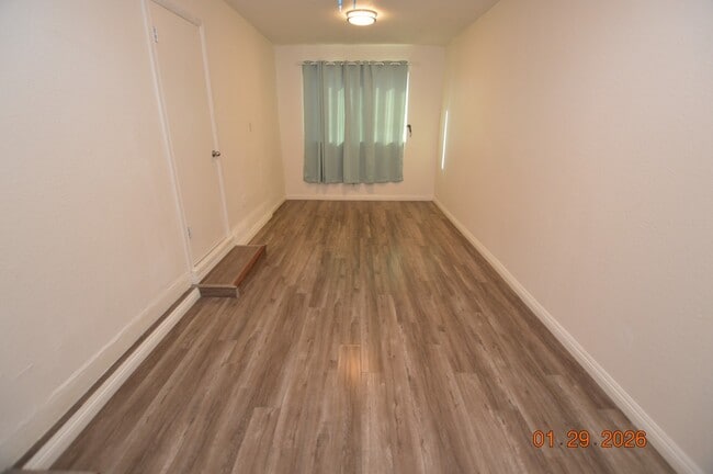 Building Photo - 716 Easy St