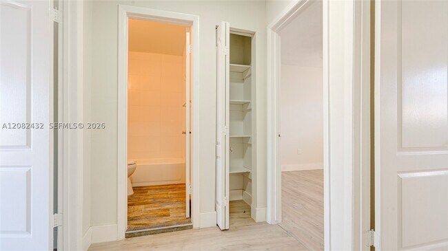 Building Photo - 710 SW 114th Ave