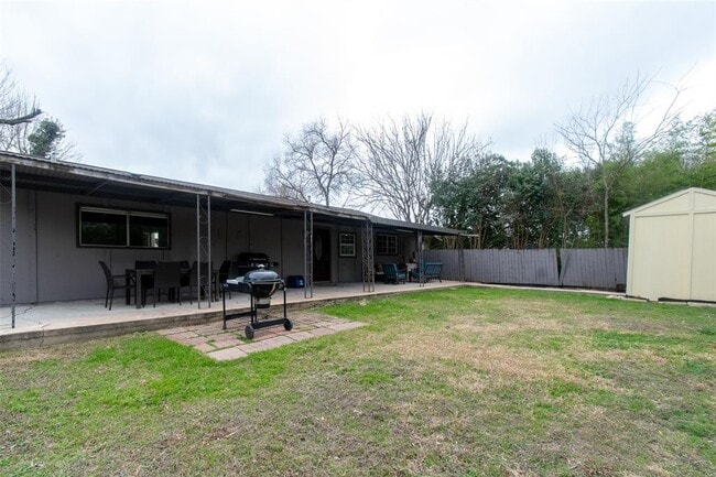 Building Photo - 2524 Berkett Dr