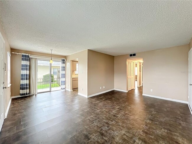 Building Photo - 4223 Parkside Dr