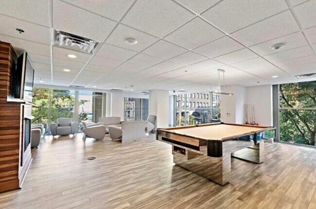 Building Photo - 800 Jackson St