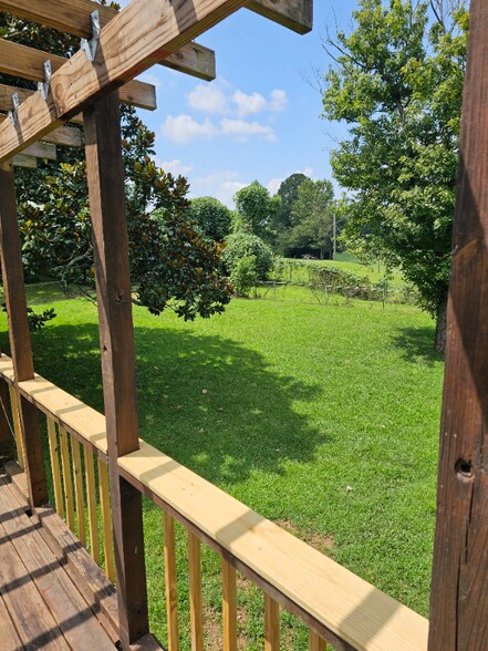 Building Photo - 2049 Nancy Cir