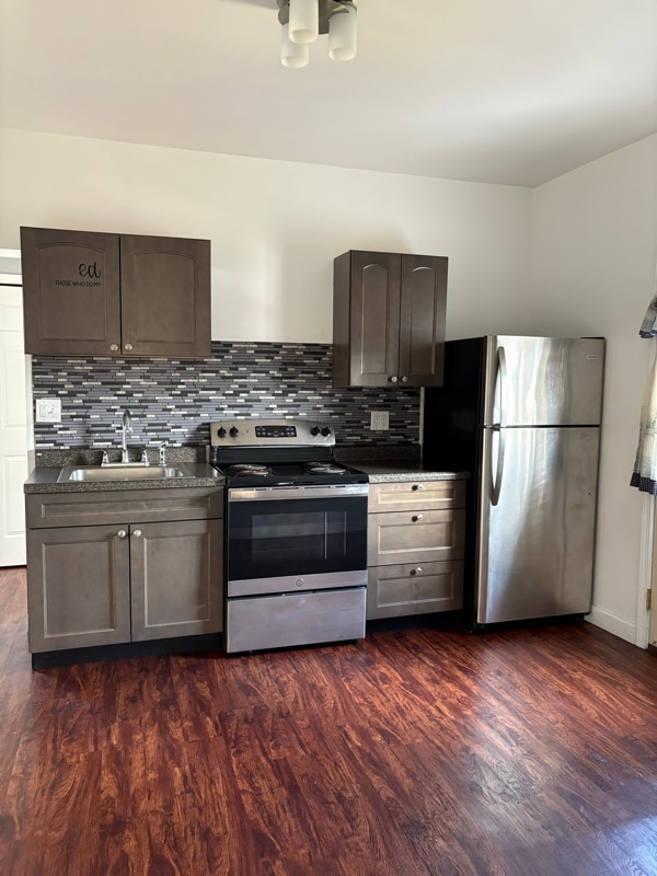 Building Photo - 225 W Madison St