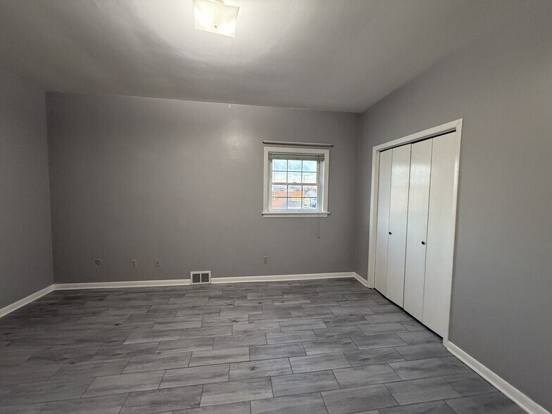 Bedroom - 2422 Ligonier St