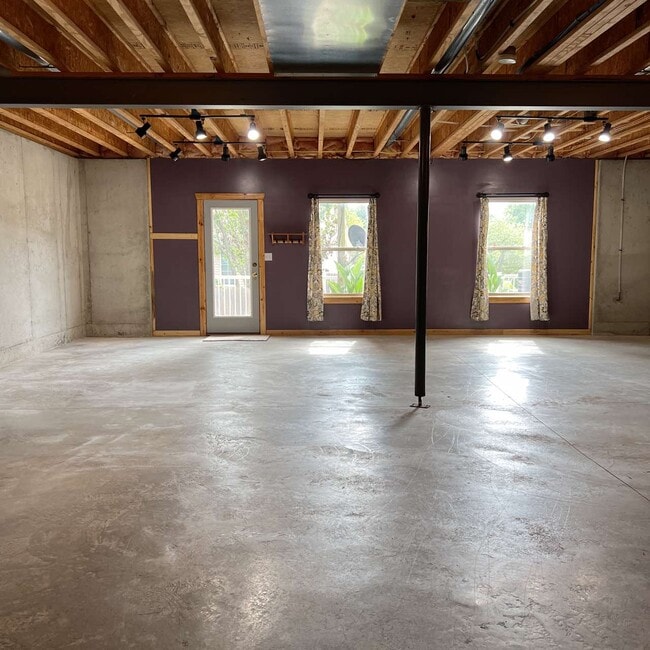 Building Photo - 1225 Dustins Way