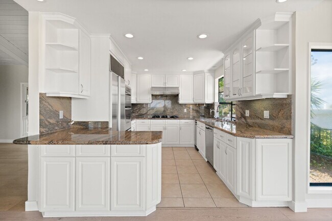 Building Photo - 16946 Encino Hills Dr