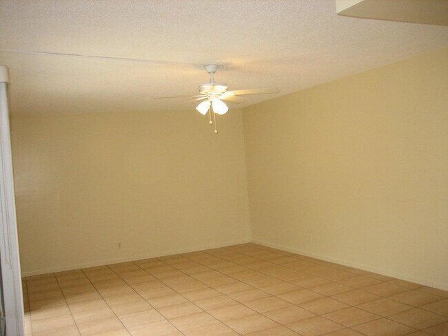 Building Photo - 3216 Spanish Wells Dr