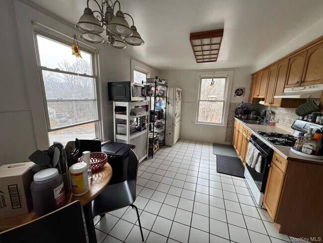 Building Photo - 78 Duncan Ave