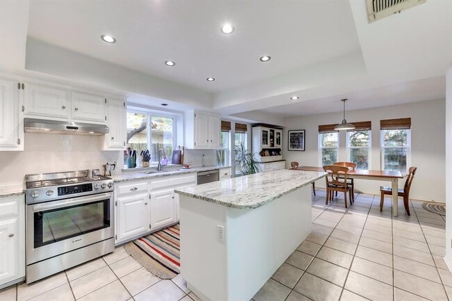 Building Photo - 11418 Pradera Dr