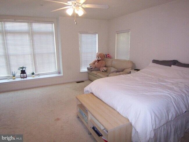 Building Photo - 4618 Battenburg Ln