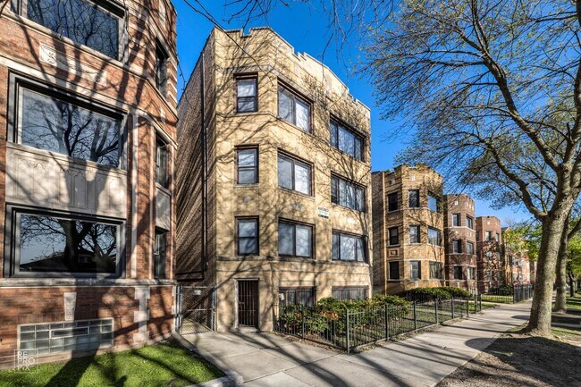 Building Photo - 7719 S Yates