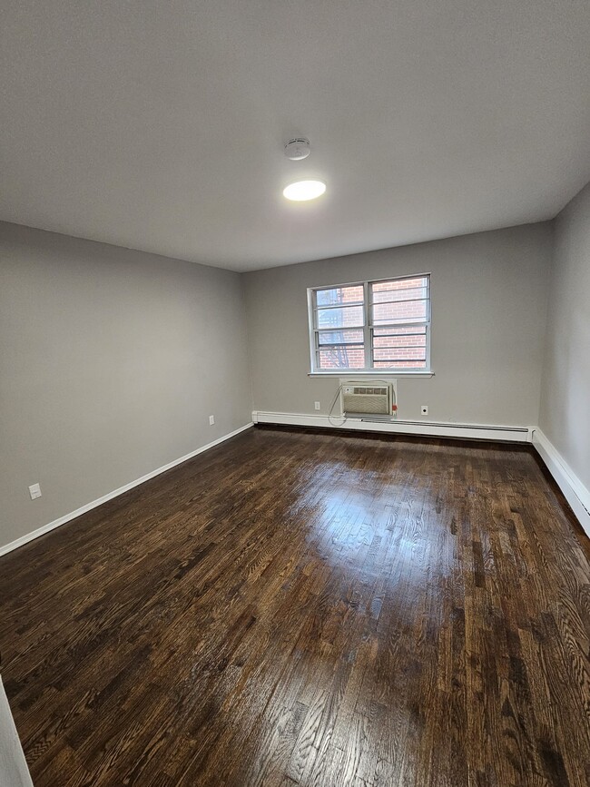 52-54 W Stratford PL 6 - 54 W Stratford Pl