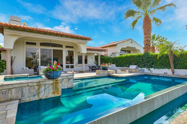 Building Photo - 48275 Vista Calico