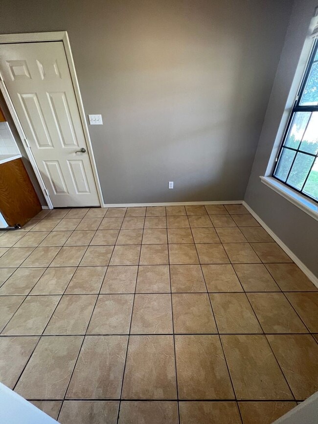 Building Photo - 1825 Wilder Ln