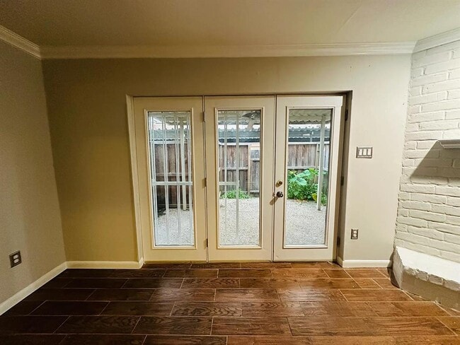 Building Photo - 9505 Fondren Rd