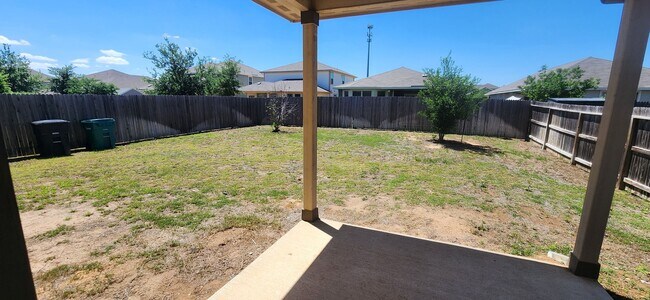 Building Photo - Redland Rd/281 Sienna Subdivision