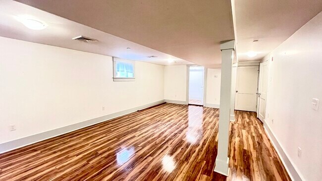 Building Photo - 15 Boardman St