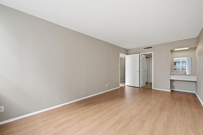Building Photo - 1800 Lavaca St