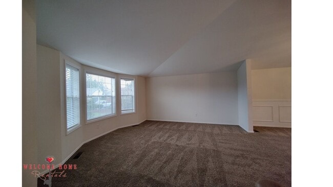 Building Photo - Beautiful open floorplan in amazing Steilacoom!!  All appliances included, large yard!!