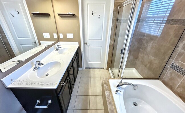 Building Photo - 1054 Countess Ln