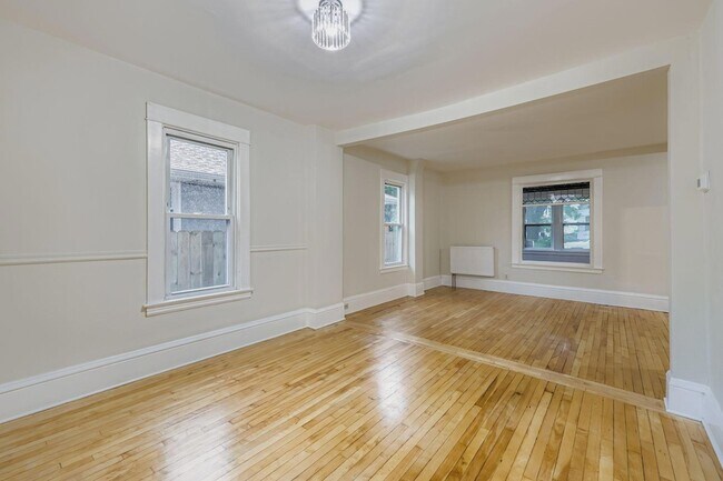 Building Photo - 2939 Russell Ave N