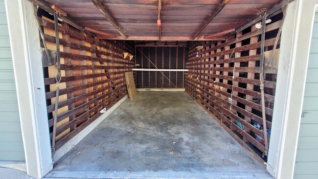 Building Photo - a13508