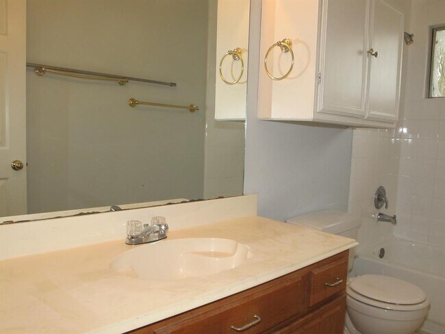 Building Photo - 8819 Diamond Lake Ln
