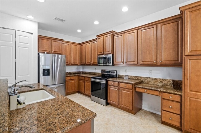 Building Photo - 10391 Carolina Willow Dr