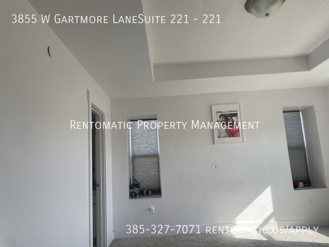 Building Photo - 3855 Gartmore Ln