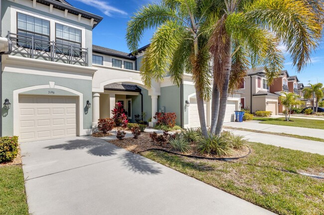 Primary Photo - Beautiful Townhome for Rent