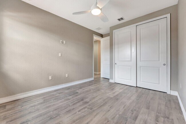 Building Photo - 10850 NW 74th Dr