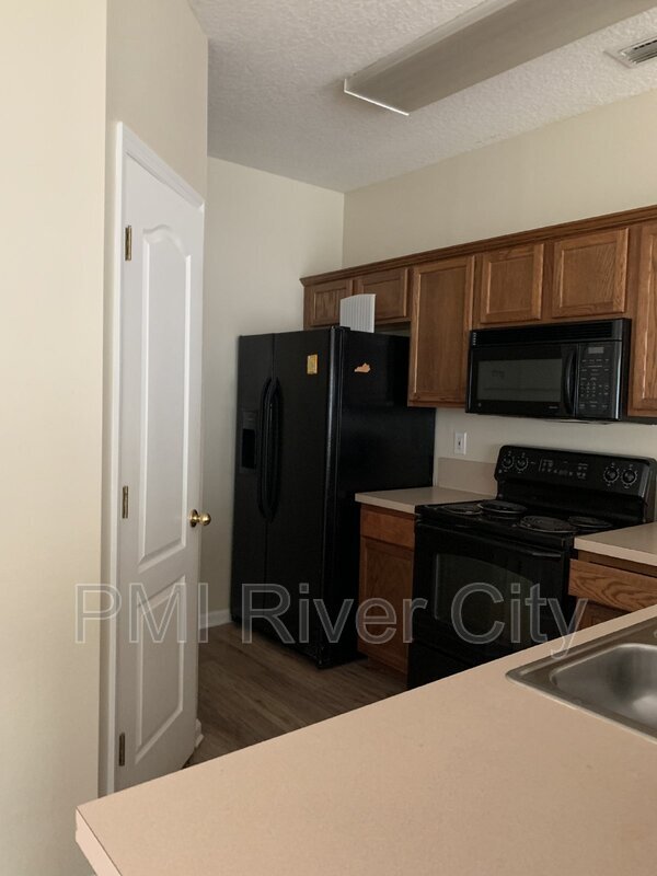 Building Photo - 1605 Biscayne Bay Dr
