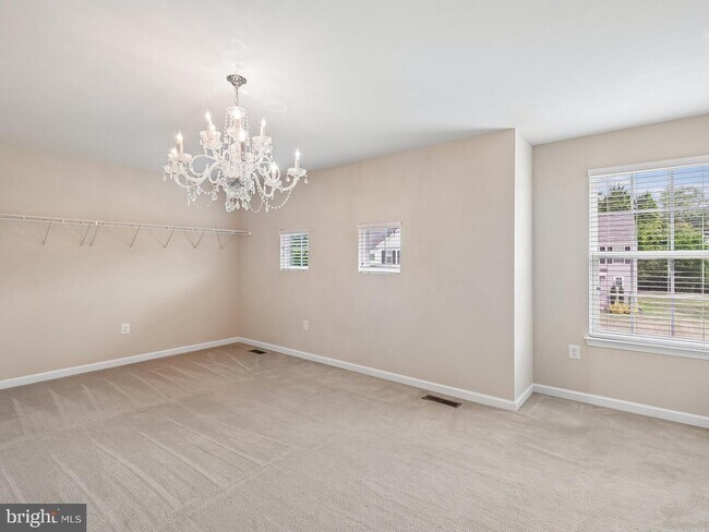 Building Photo - 23 Taylors Hl Wy