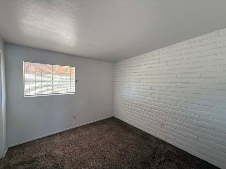 Building Photo - 4170 E 32nd St