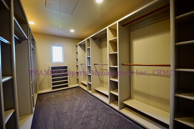 Building Photo - Sleek, Expansive, Designer Home with Priva...