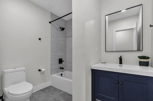 Building Photo - 185 Ashford Ave