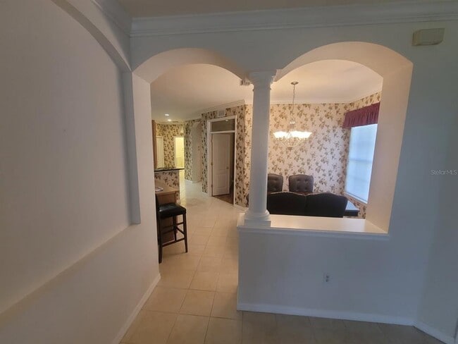 Building Photo - 4665 Whispering Oaks Dr