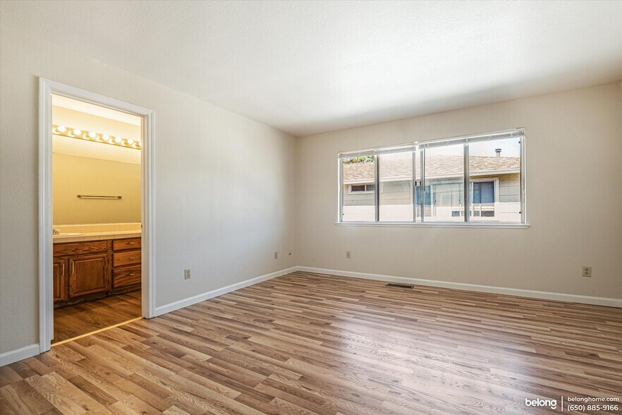Building Photo - 1659 Thrush Ave