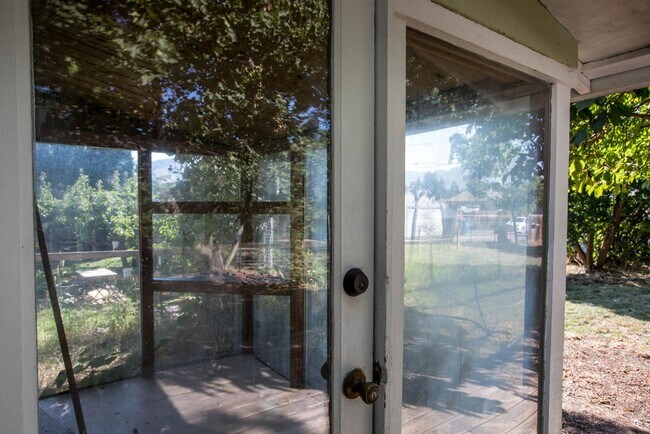 Building Photo - Great 1 bed, 1 bath home
