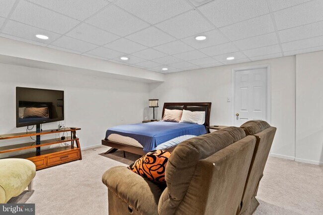 Building Photo - 543 Bridgeview Dr