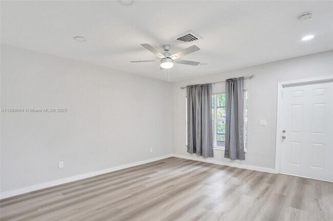 Building Photo - 6860 SW 18th Ct