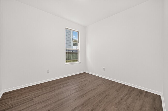 Building Photo - 16737 Oak Bough Dr
