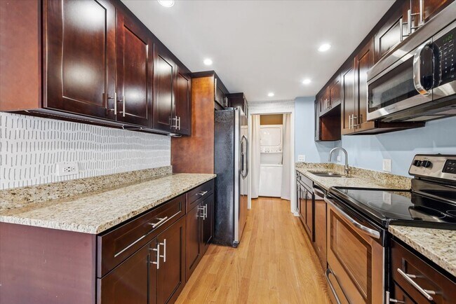 Building Photo - 4170 N Marine Dr