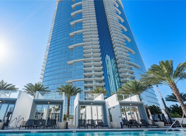 Building Photo - 851 NE 1st Ave