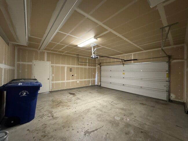 Building Photo - 4060 Trenton Ave