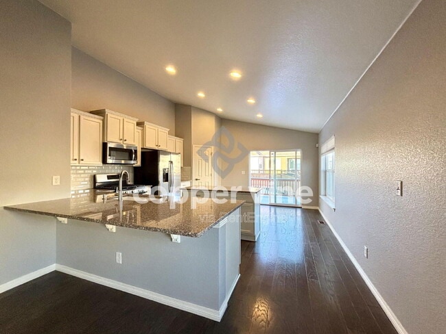 Building Photo - 5189 Thistle Dr