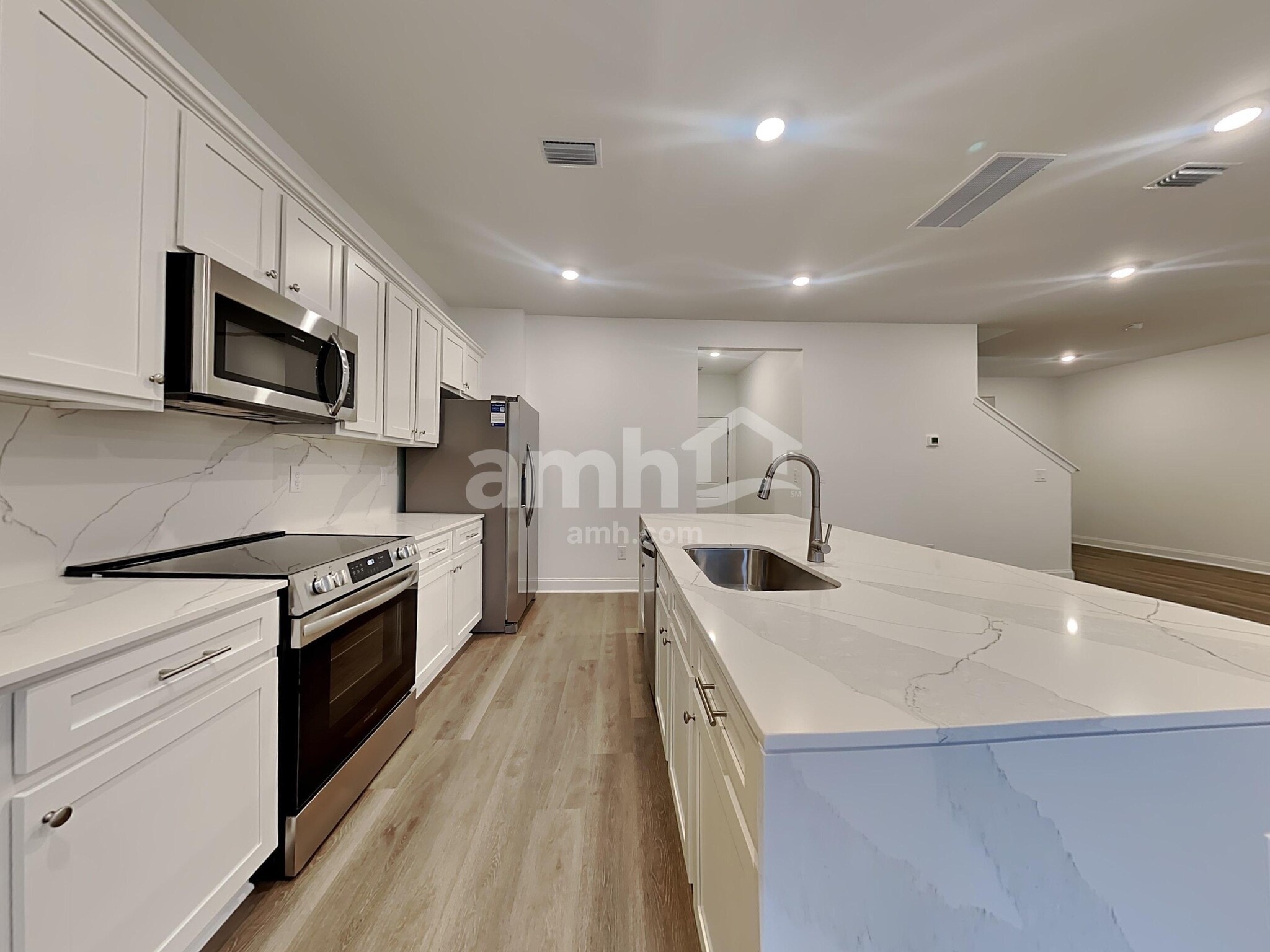 Building Photo - 5500 Front St