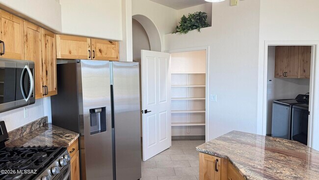 Building Photo - 4440 W Mountain Side Dr